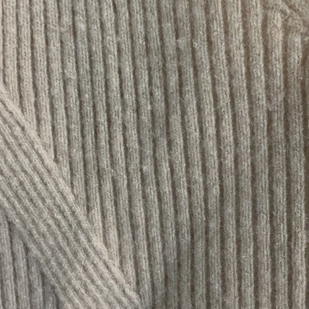 Lily Silk Oatmeal Cashmere Crop Top - Picture 4 of 9